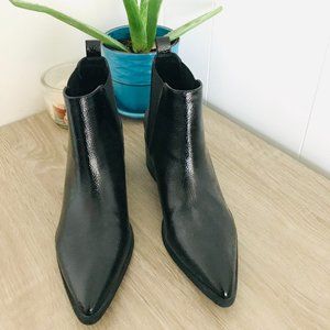 Low Heel Chelsea Boots